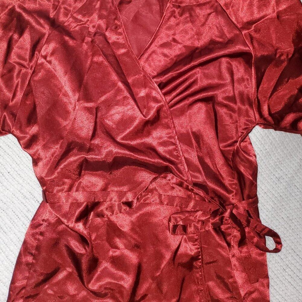 Fancy Feminine Secret Red Robe Medium - Picture 7 of 12